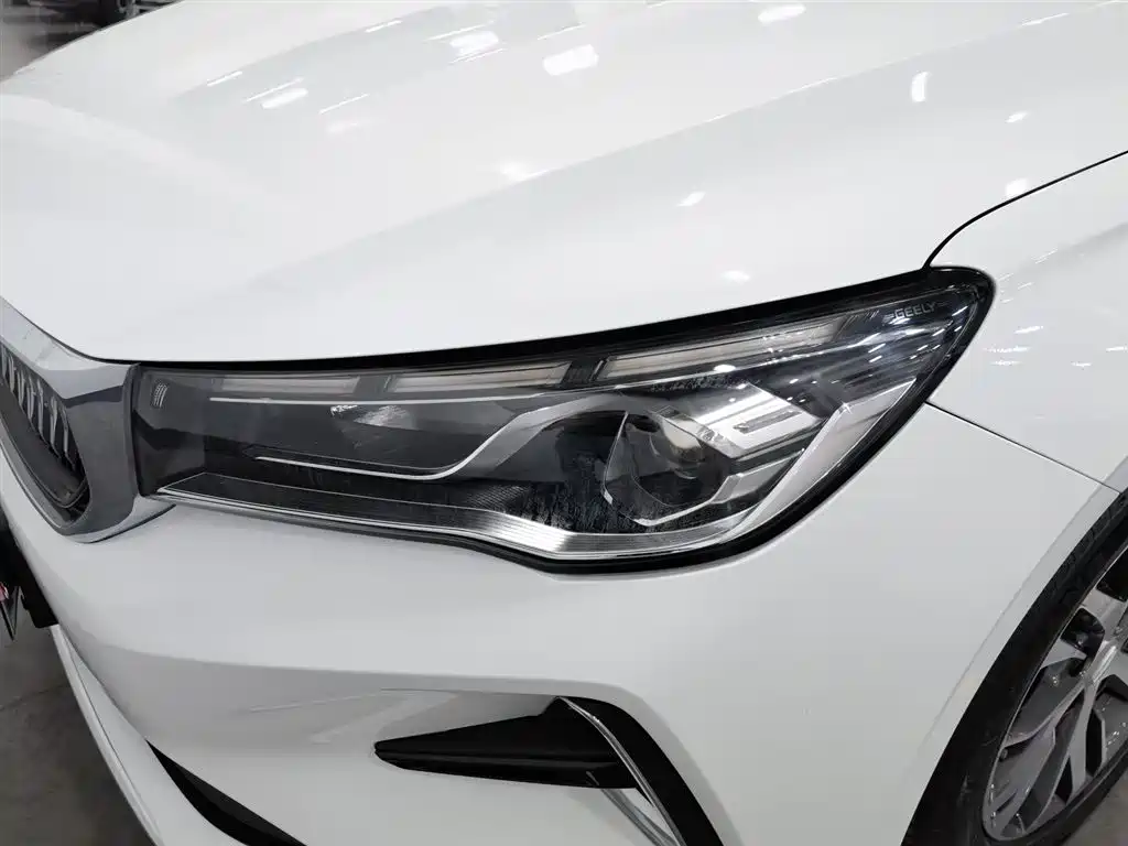 Geely Emgrand 2023