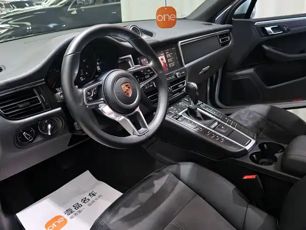 Porsche Macan 2020
