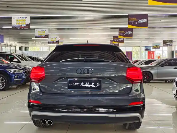 Audi Q2L 2019