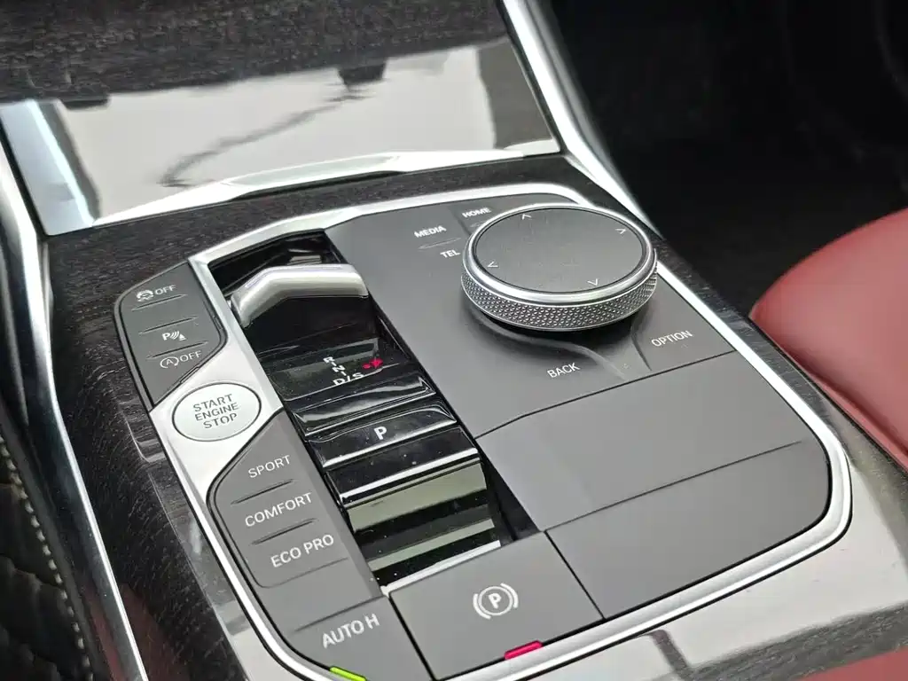 BMW 3 Series 2024 — фото 15