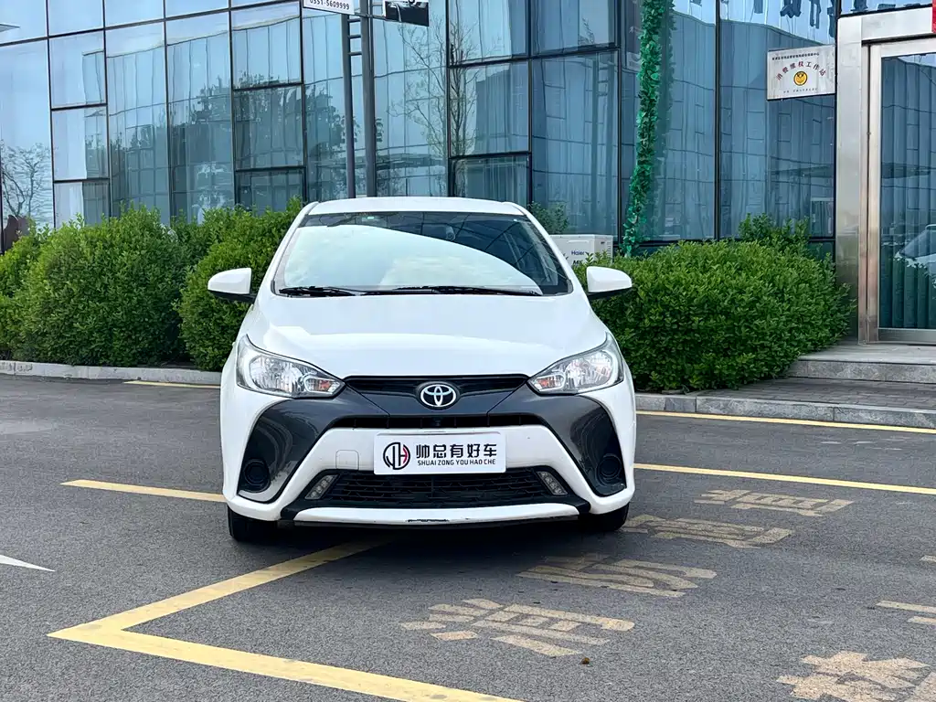 Toyota Yaris L 2022 — фото 2