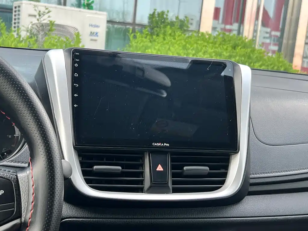 Toyota Yaris L 2022 — фото 11
