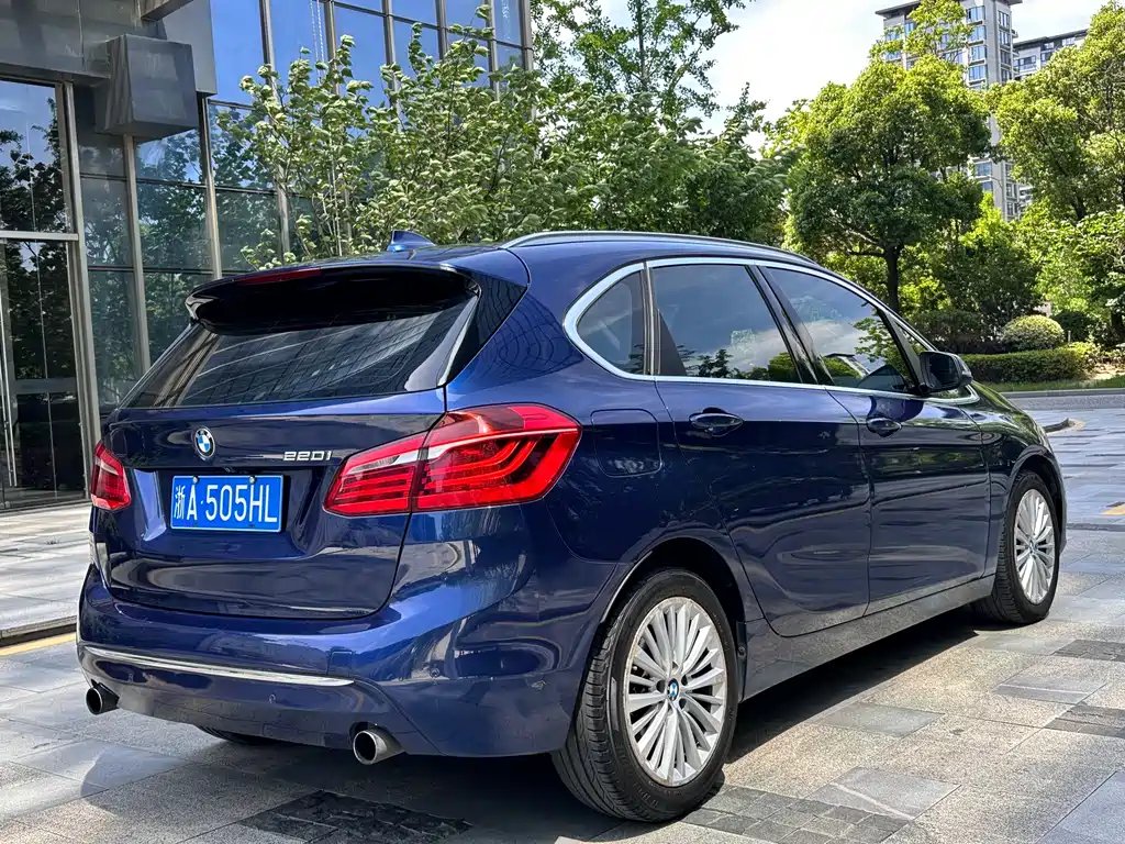 BMW 2 Series Active Tourer 2015 — фото 4