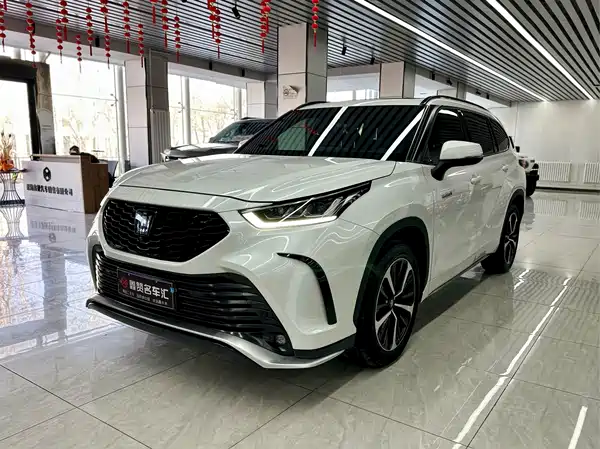 Toyota Crown Kluger 2022