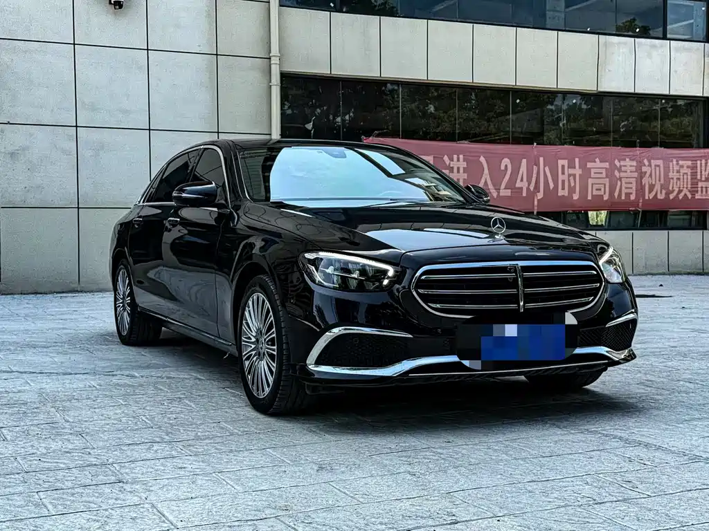 Mercedes-Benz E-Class 2022