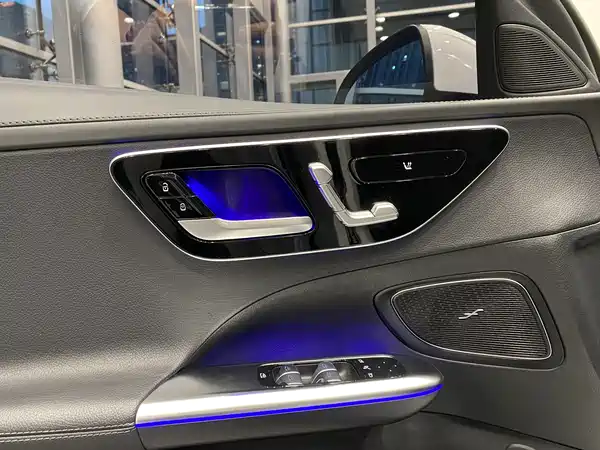 Mercedes-Benz C-Class 2024