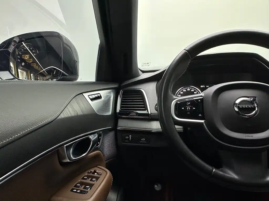 Volvo XC90 2021 — фото 19