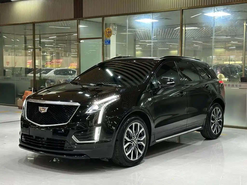 Cadillac XT5 2022 — фото 1