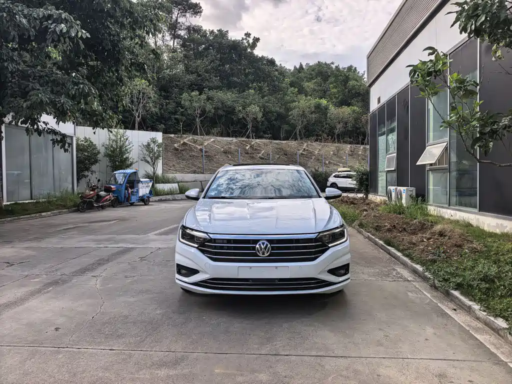 Volkswagen Sagitar 2021