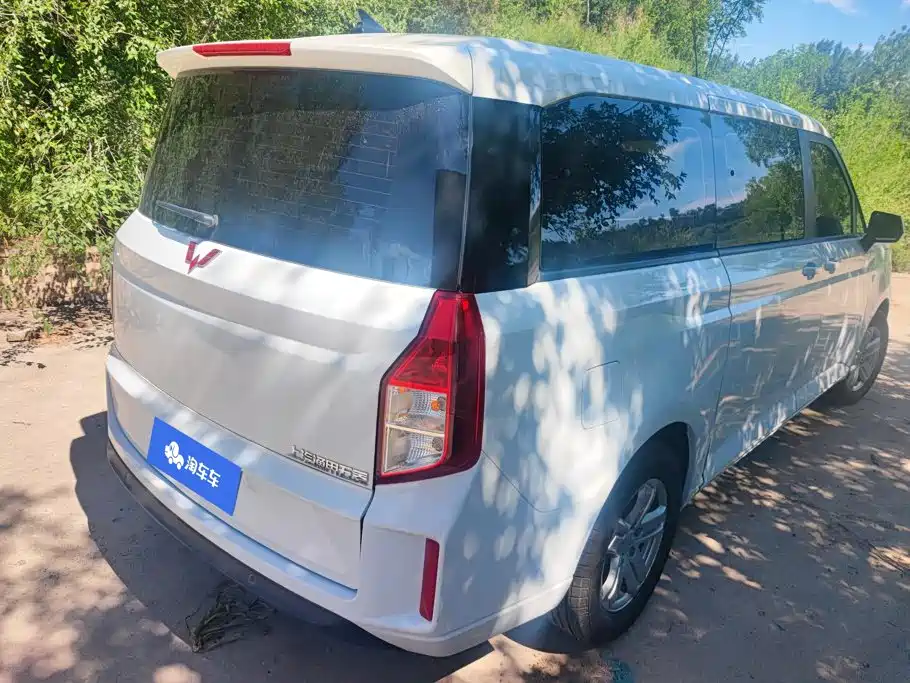 Wuling Journey 2021
