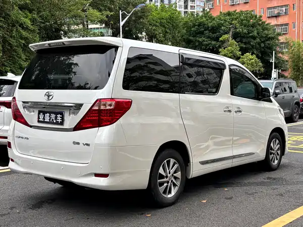 Toyota Alphard 2011