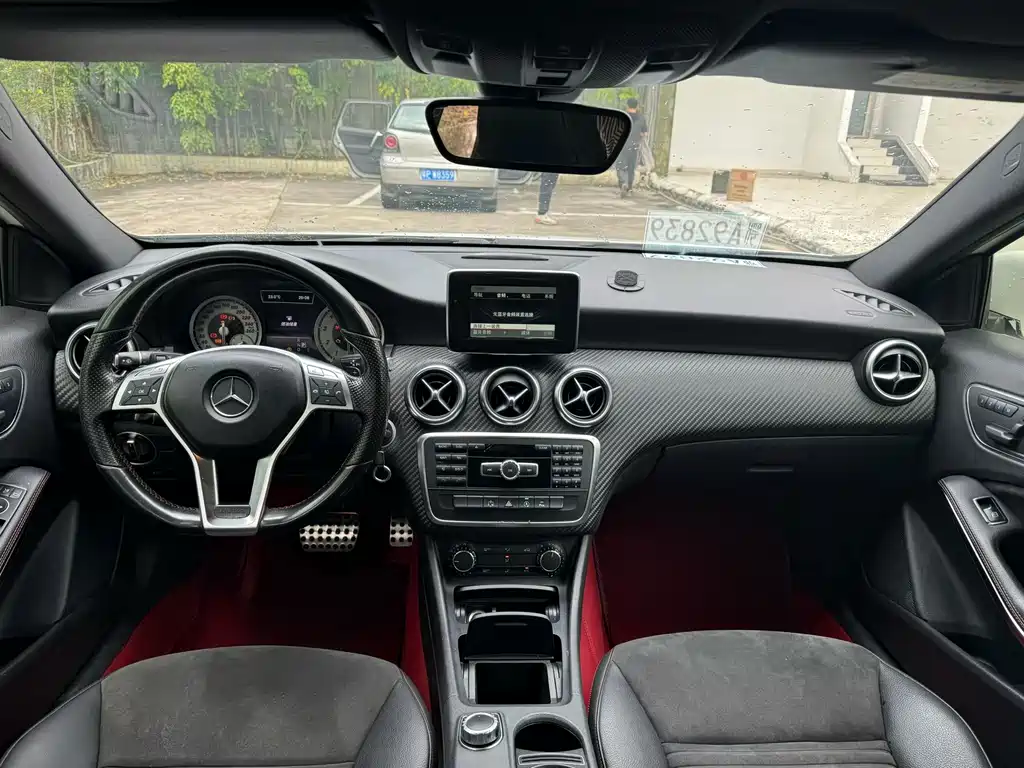 Mercedes-Benz A-Class 2015 — фото 6