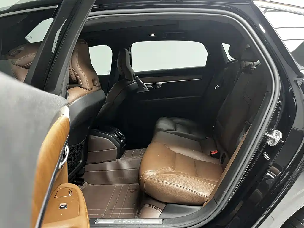 Volvo S90 2023 — фото 12