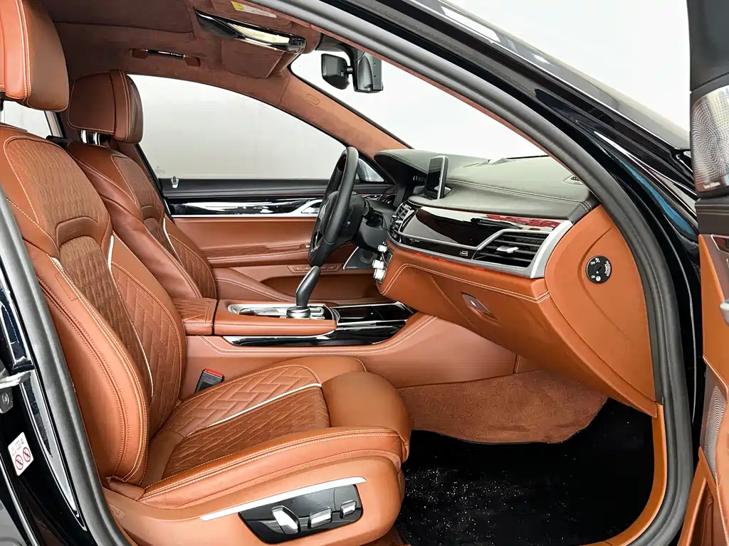 BMW 7 Series 2022 — фото 11