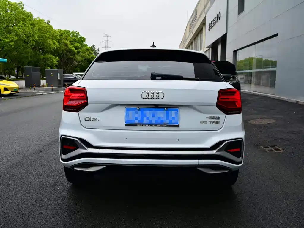 Audi Q2L 2022 — фото 5