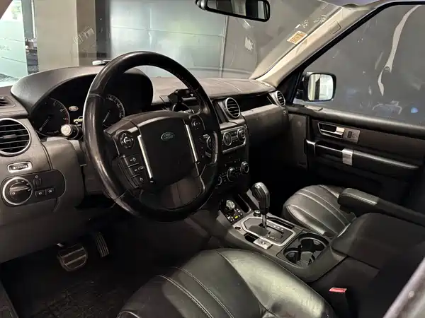 Land Rover Discovery 2013