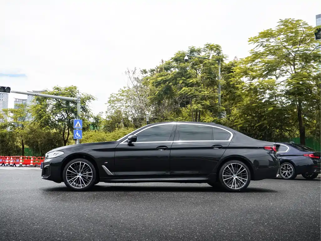 BMW 5 Series 2023
