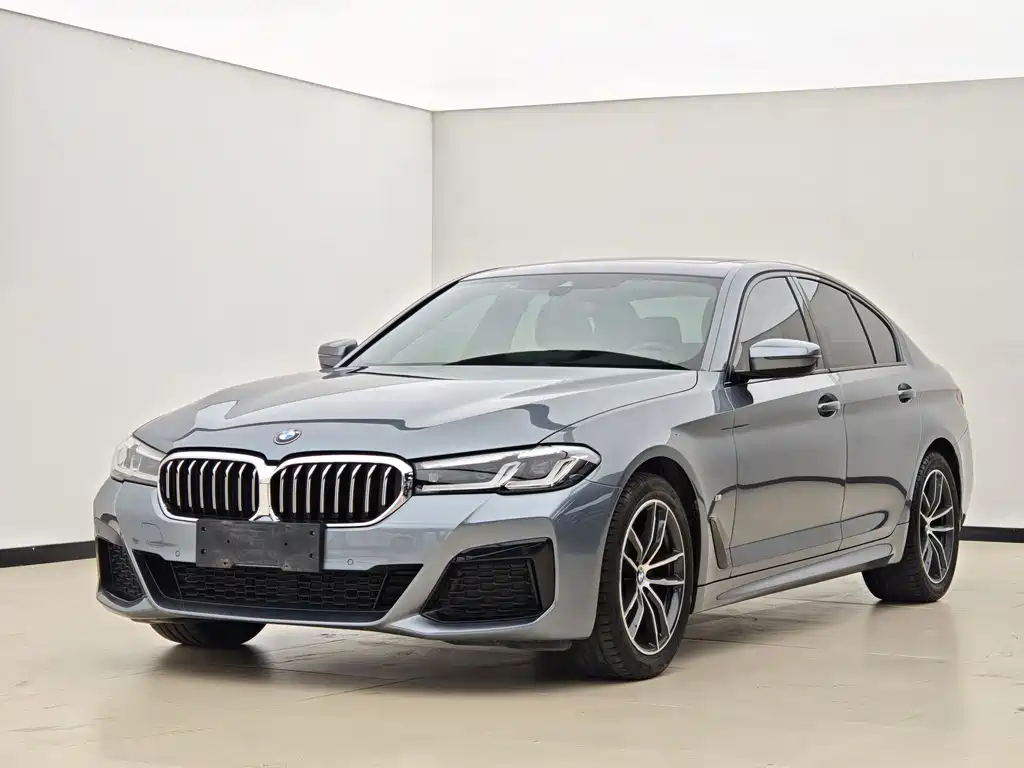 BMW 5 Series 2021 — фото 1