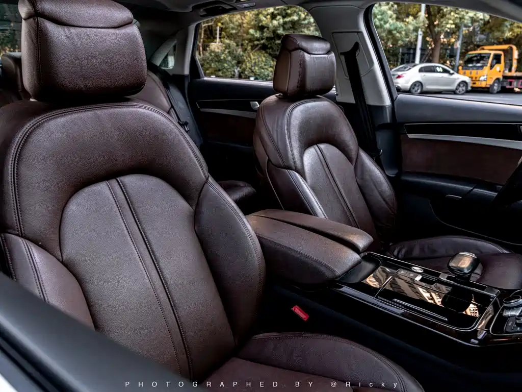 Audi A8 2015 — фото 9