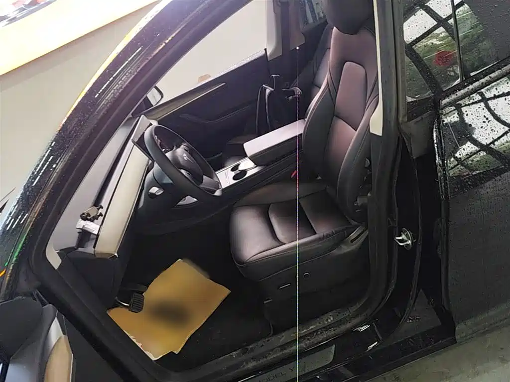 Tesla Model Y 2023 — фото 15