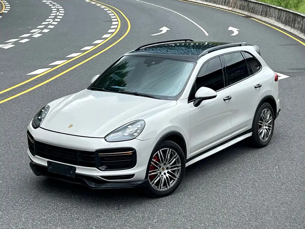 Porsche Cayenne 2015 — фото 1