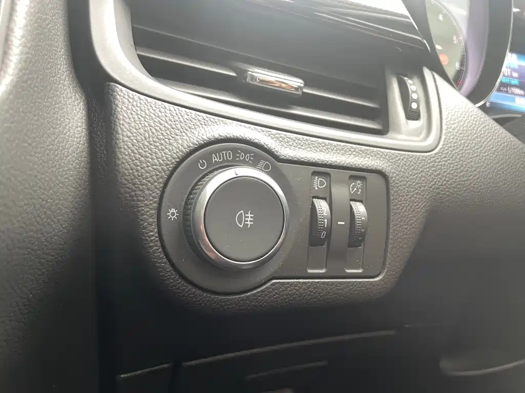 Buick Envision Plus 2021 — фото 21