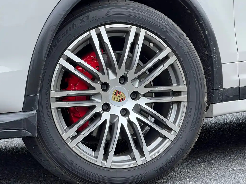 Porsche Cayenne 2015 — фото 25
