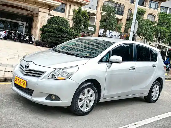Toyota Yizhi 2011