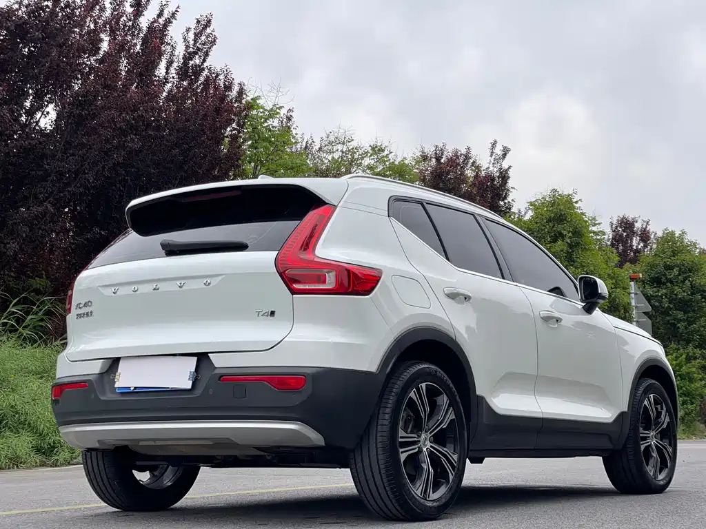 Volvo XC40 2021 — фото 7