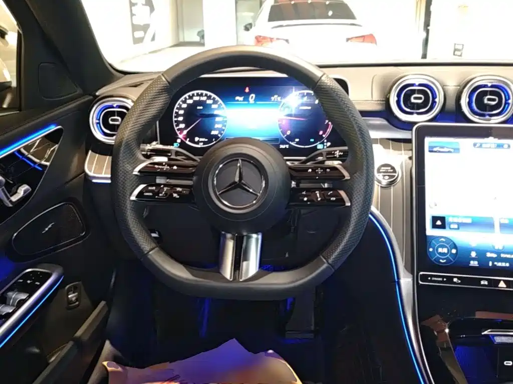 Mercedes-Benz C-Class 2023 — фото 11