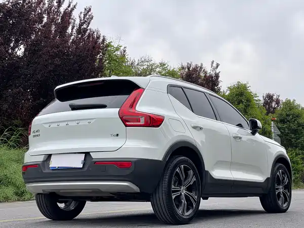 Volvo XC40 2021