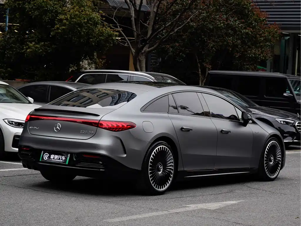 Mercedes-Benz EQS AMG 2024 — фото 4