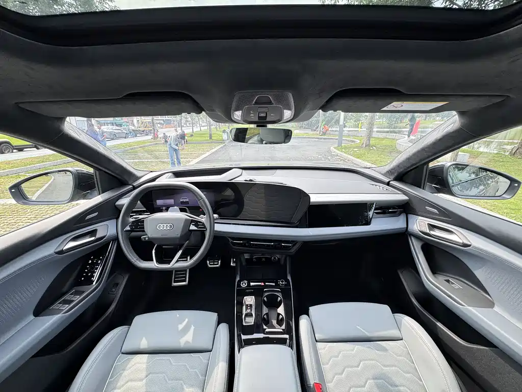 Audi Q6L e-tron 2025 — фото 22