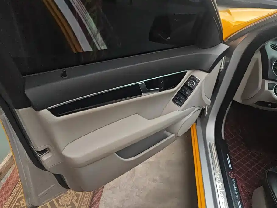Mercedes-Benz C-Class 2012