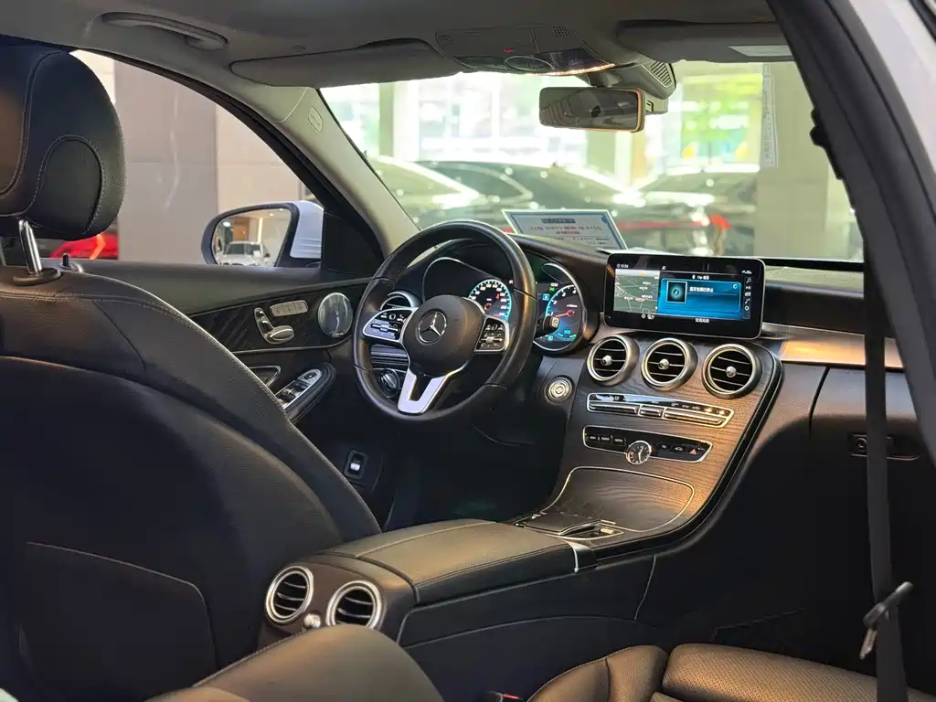 Mercedes-Benz C-Class 2019 — фото 7