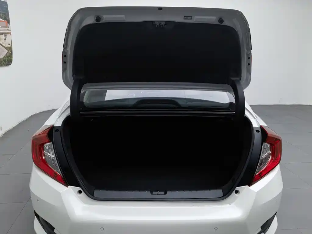 Honda Civic 2017 — фото 16