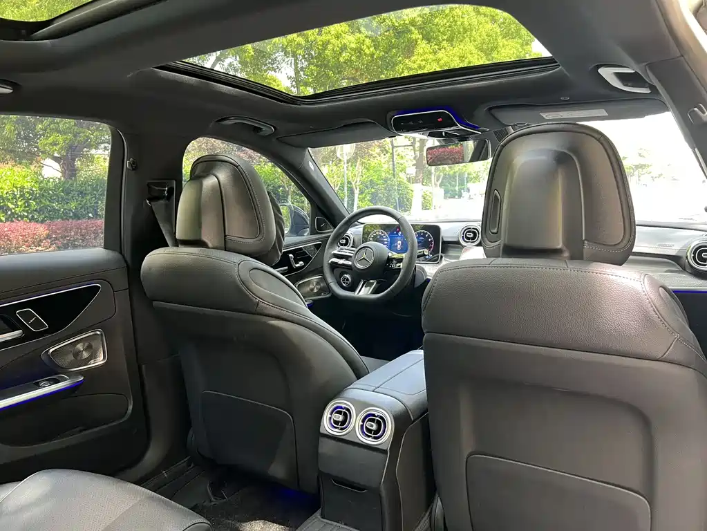 Mercedes-Benz C-Class 2025 — фото 23
