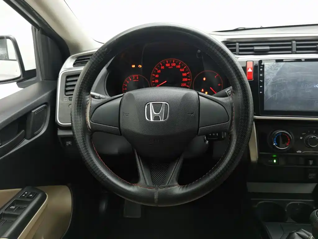 Honda City 2017 — фото 11