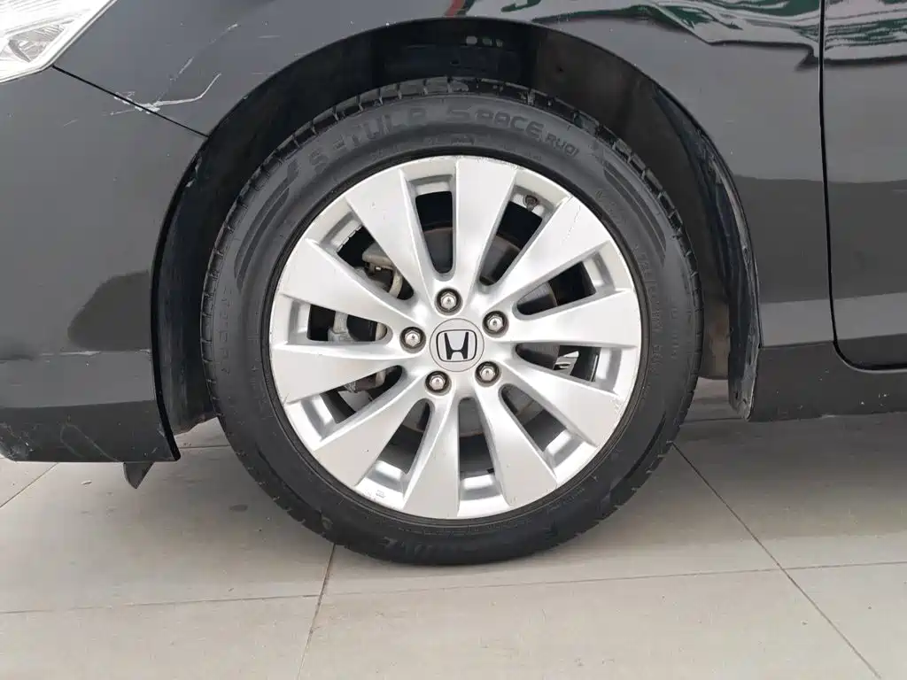 Honda Accord 2014 — фото 17