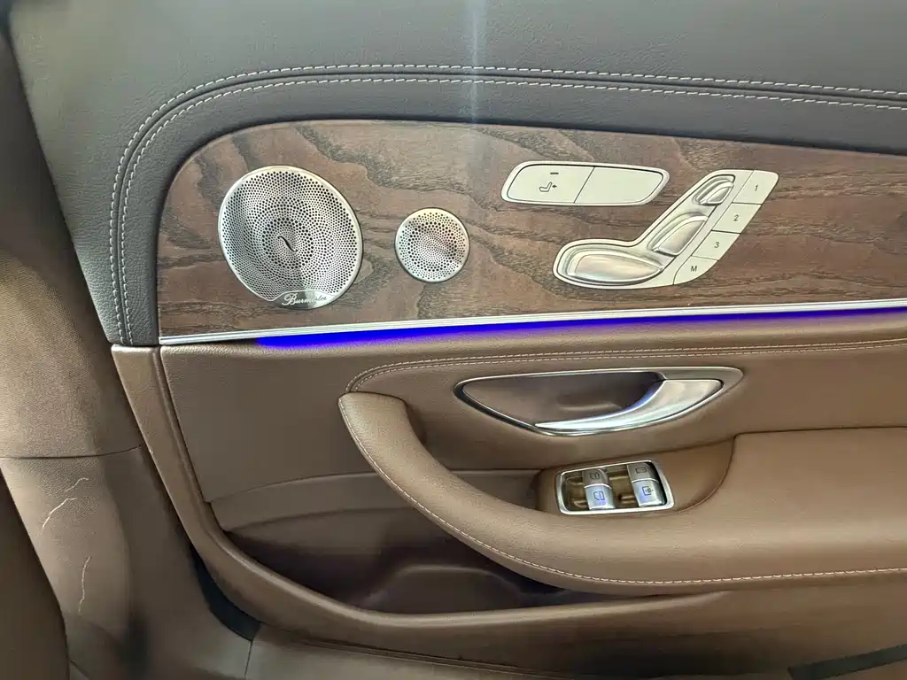 Mercedes-Benz E-Class 2021 — фото 16
