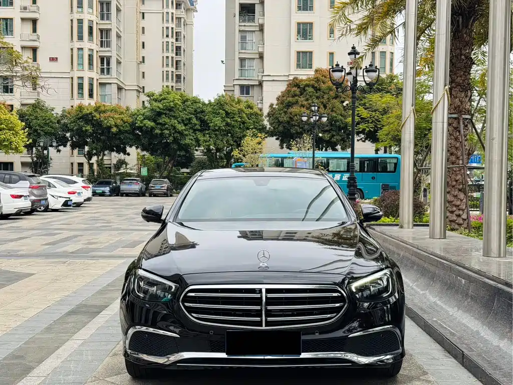 Mercedes-Benz E-Class 2023 — фото 2
