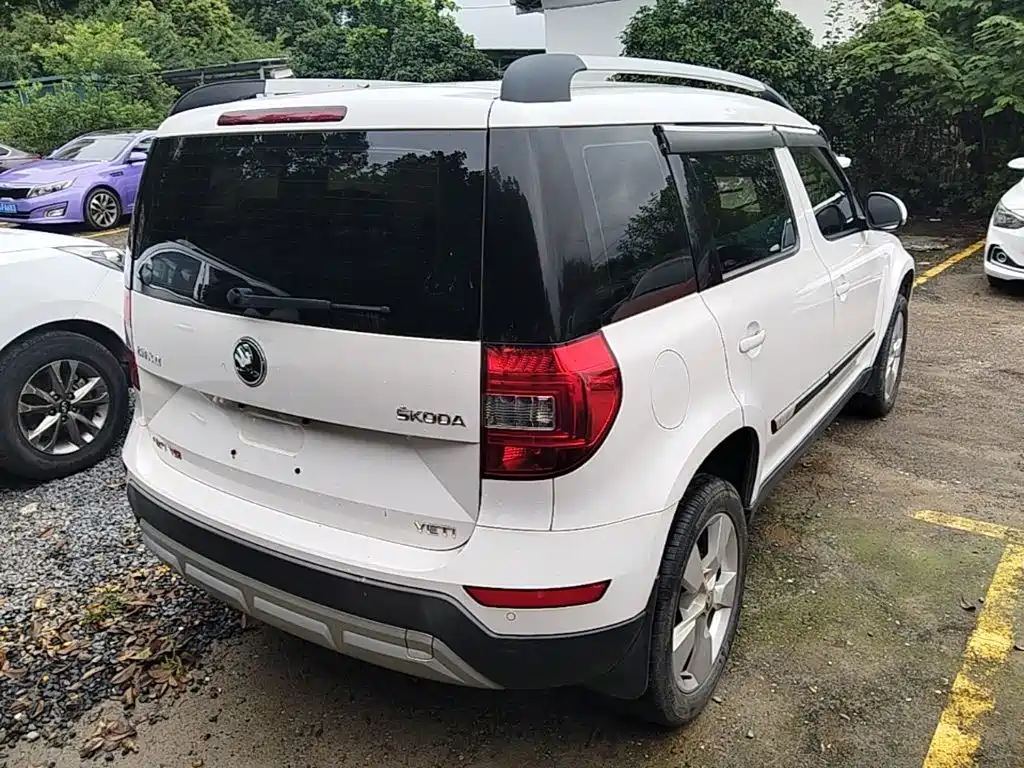 Skoda Yeti 2015 — фото 7