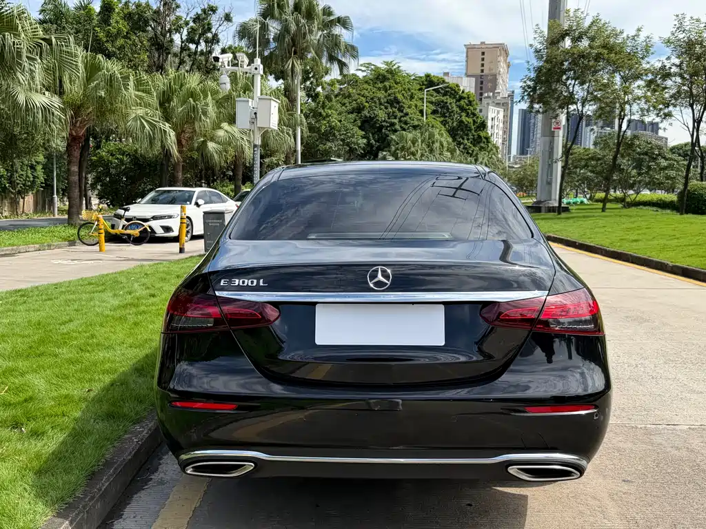 Mercedes-Benz E-Class 2021