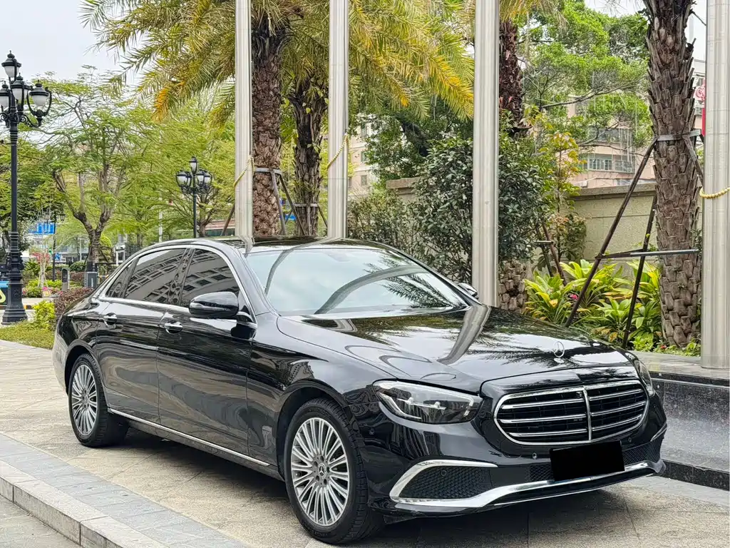 Mercedes-Benz E-Class 2023 — фото 3