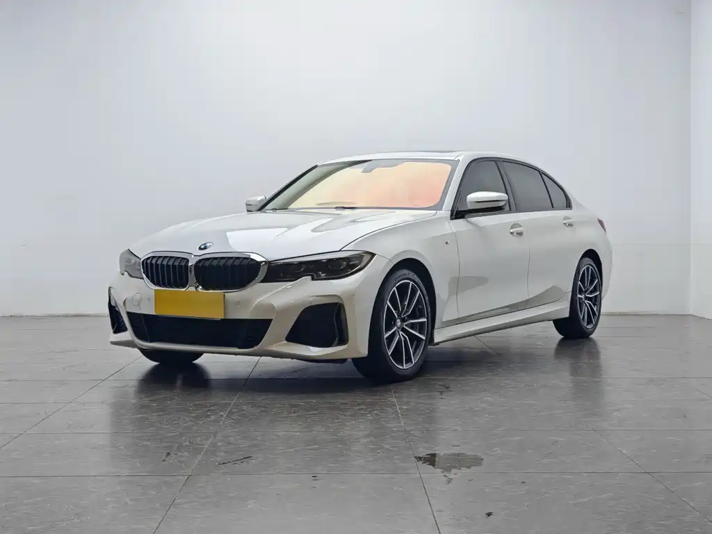 BMW 3 Series 2022 — фото 1