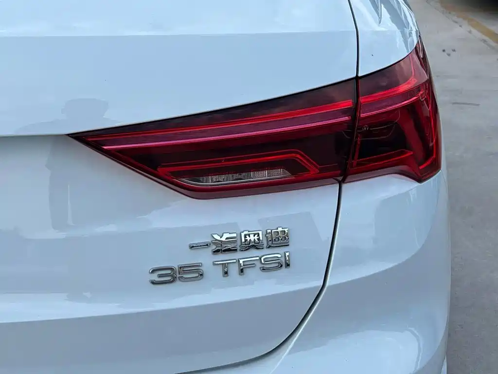 Audi Q3 2022 — фото 9