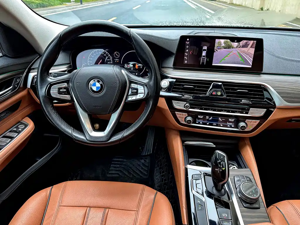 BMW 6 Series GT 2019 — фото 10