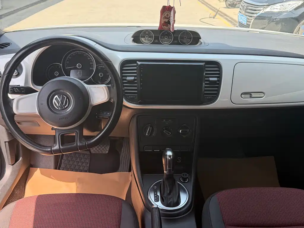 Volkswagen Beetle 2014