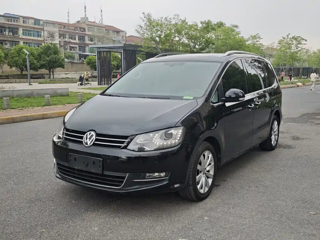 Volkswagen Sharan 2017 — фото 1