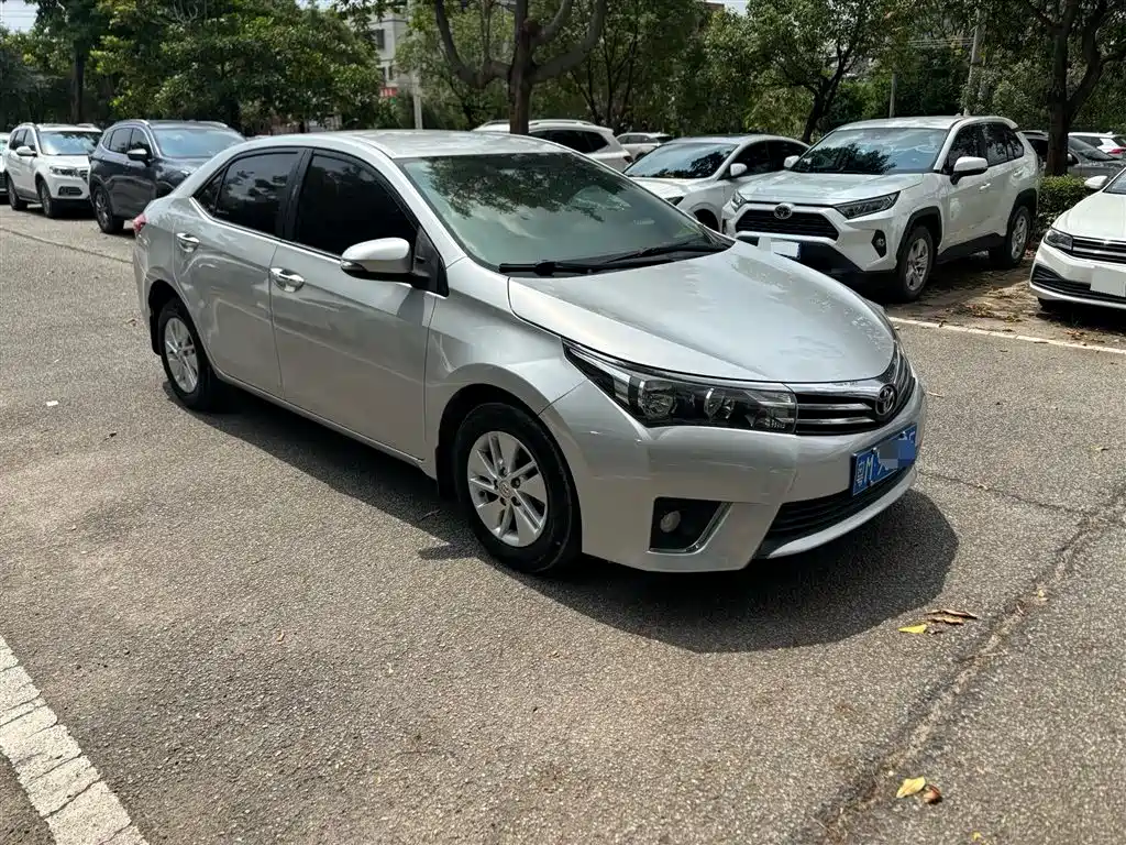 Toyota Corolla 2017 — фото 3